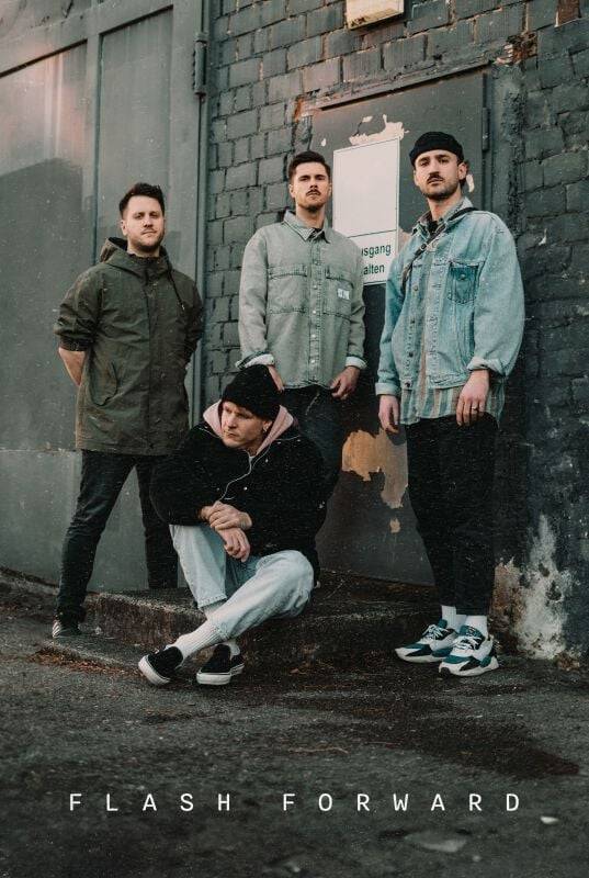EMP "Renegade (inkl. signiertem Lyricsheet)" LP von Flash Forward Online