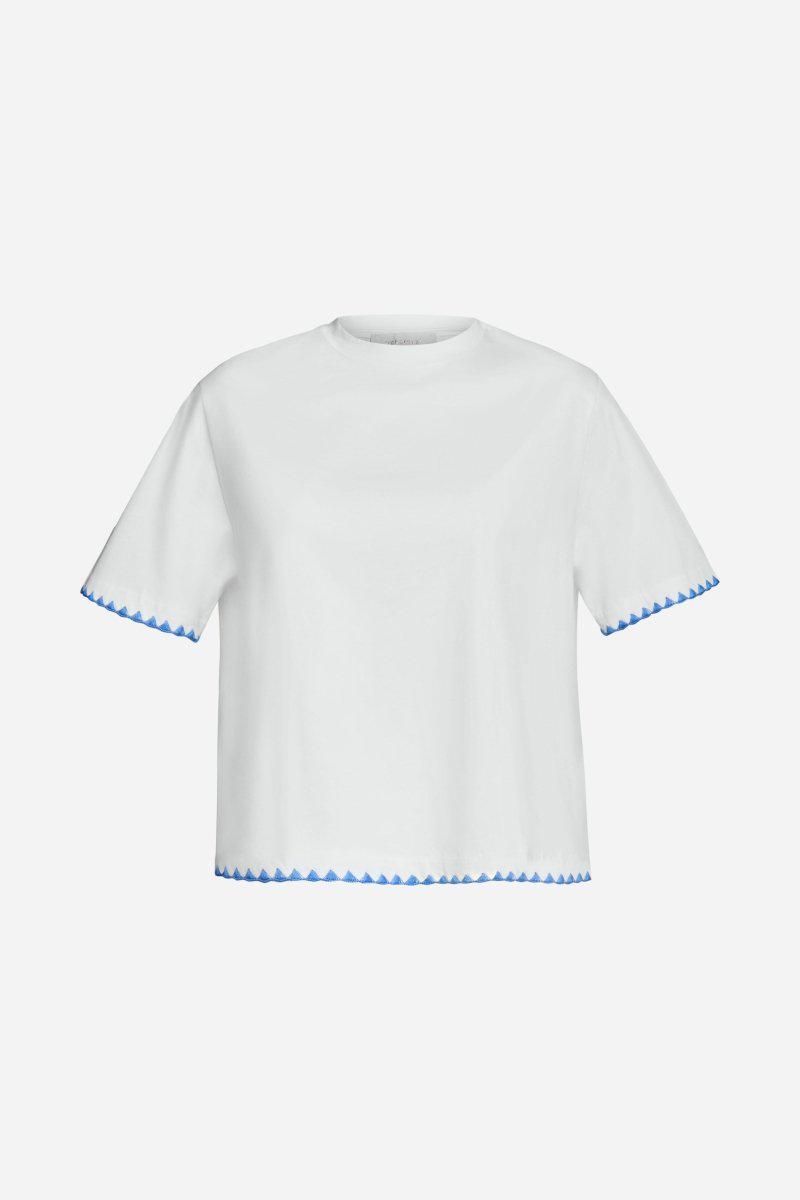 Eich & Royal Weißes T-Shirt mit blauen Stickereien im Angebot