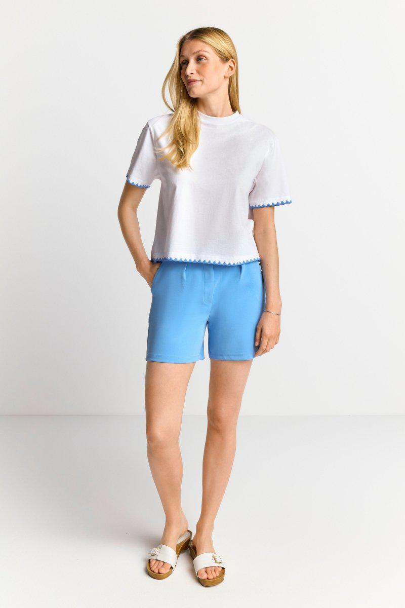 Eich & Royal Weißes T-Shirt mit blauen Stickereien im Angebot