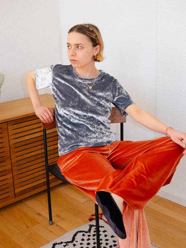 Simone Wild Hammered Velvet T-Shirt im Angebot