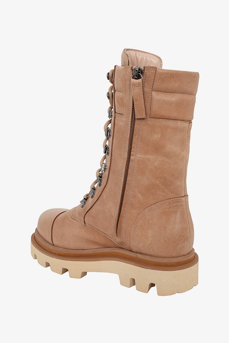 Sly 010 Boot Auslauf