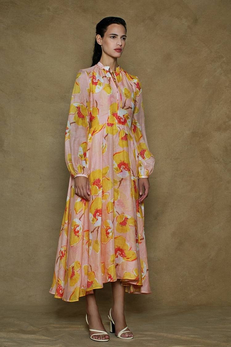 Sly 010 Tailliertes Midi-Kleid aus Ramie mit Blumendruck Meist gekauft