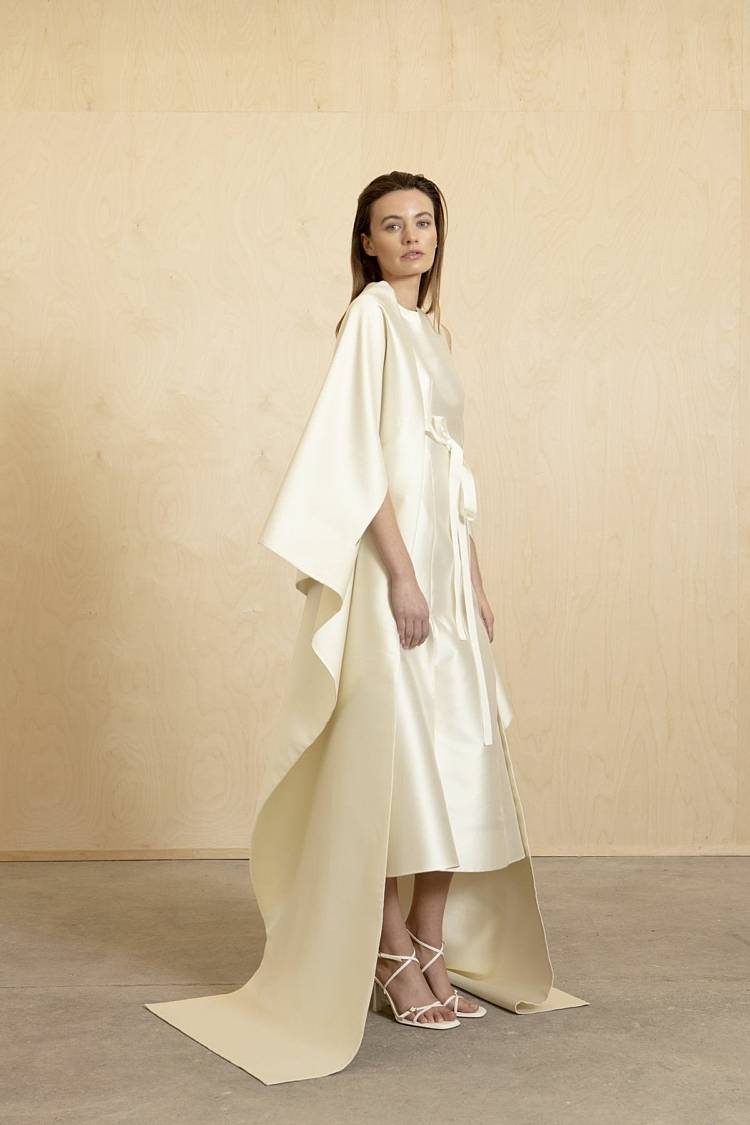 Sly 010 Braut Cape