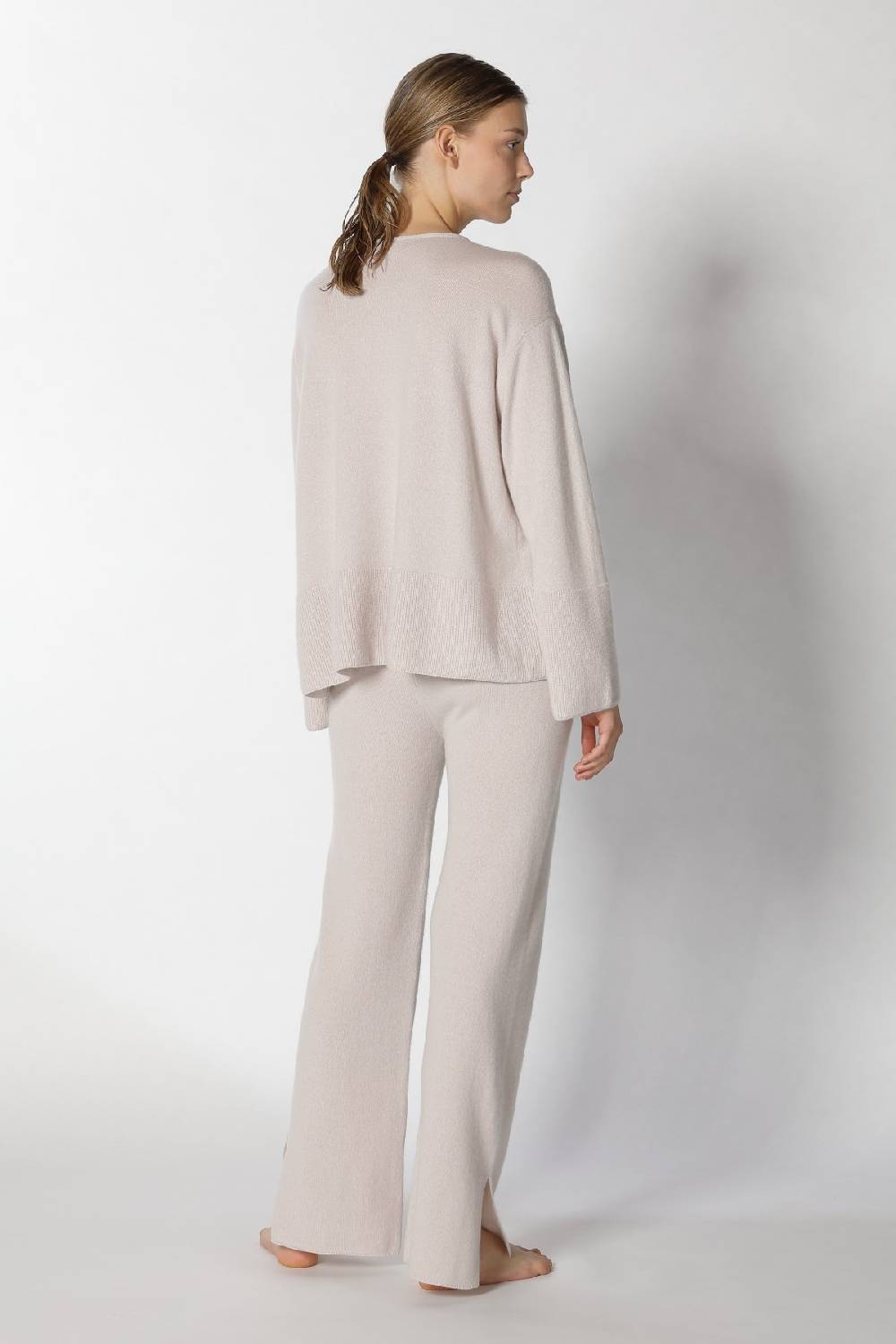 Sminfinity pure A jumper + pure slitted pants Auslauf