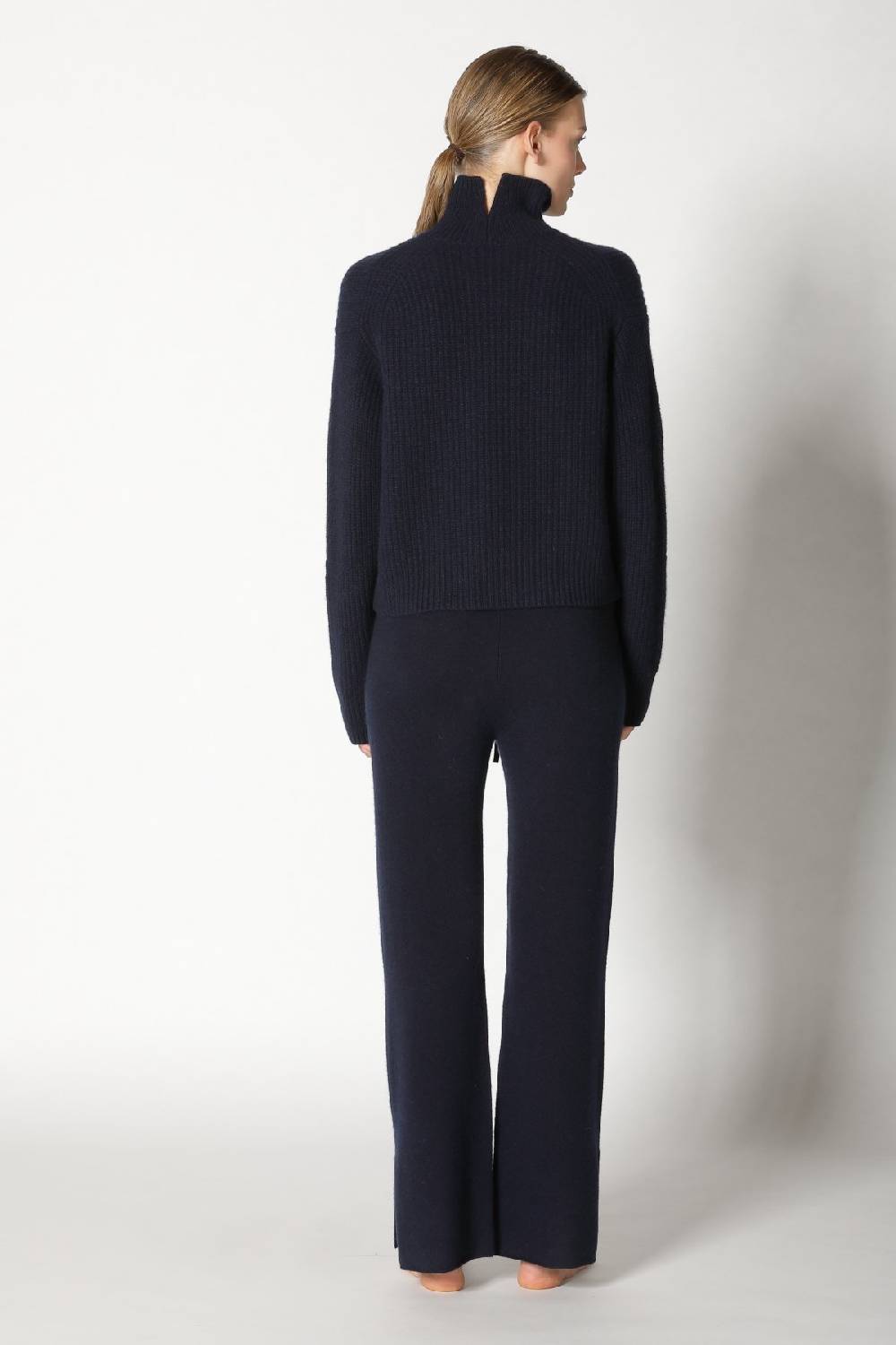 Sminfinity pure icon rib turtle + pure slitted pants Outlet
