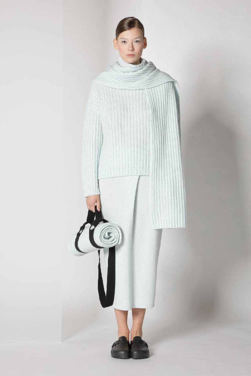 Sminfinity blurry ribbed scarf + blurry ribbed turtleneck + blurry tulip skirt im Angebot