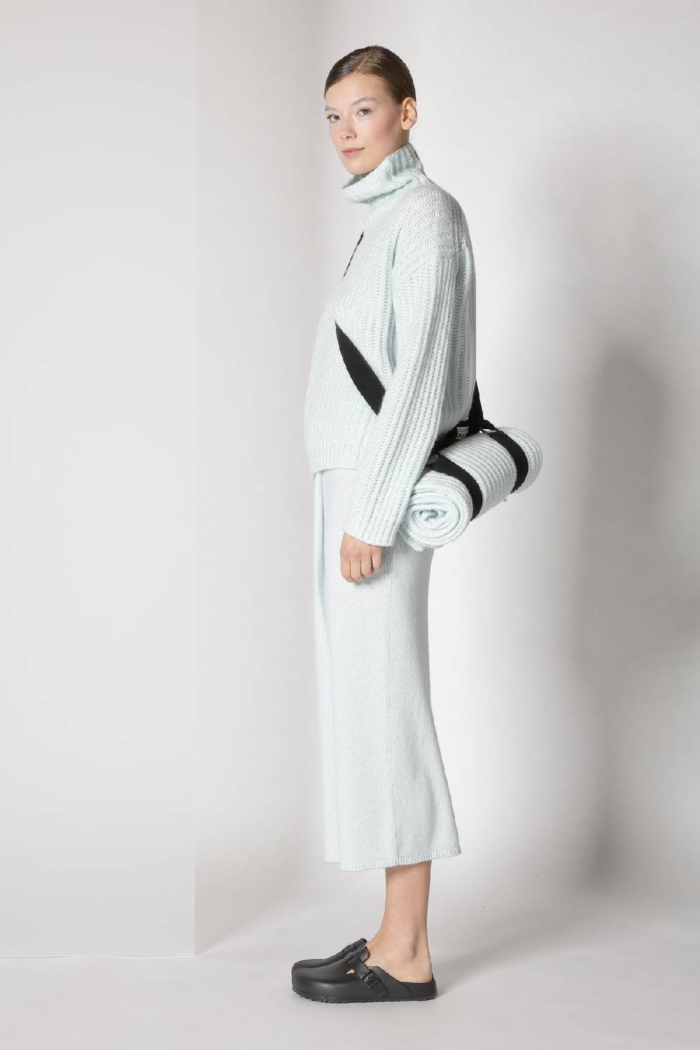 Sminfinity blurry ribbed scarf + blurry ribbed turtleneck + blurry tulip skirt im Angebot