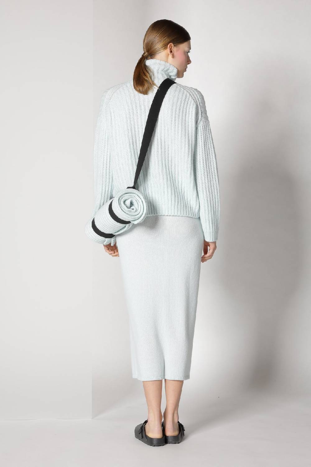 Sminfinity blurry ribbed scarf + blurry ribbed turtleneck + blurry tulip skirt im Angebot