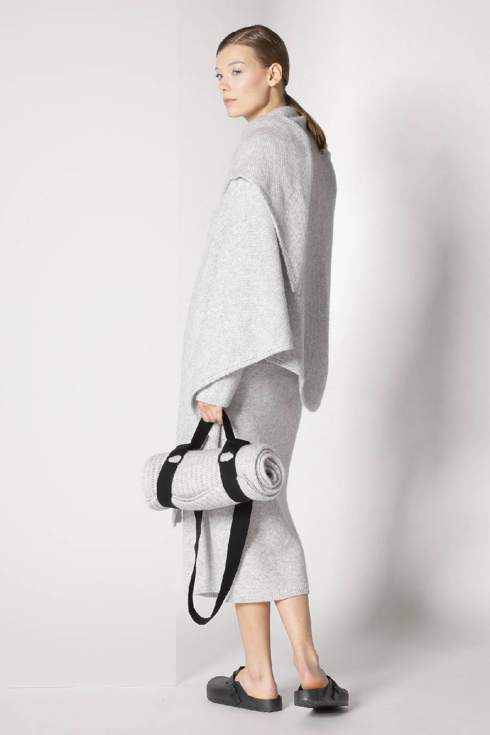 Sminfinity blurry triangle scarf + blurry crew jumper + blurry tulip skirt Angebote