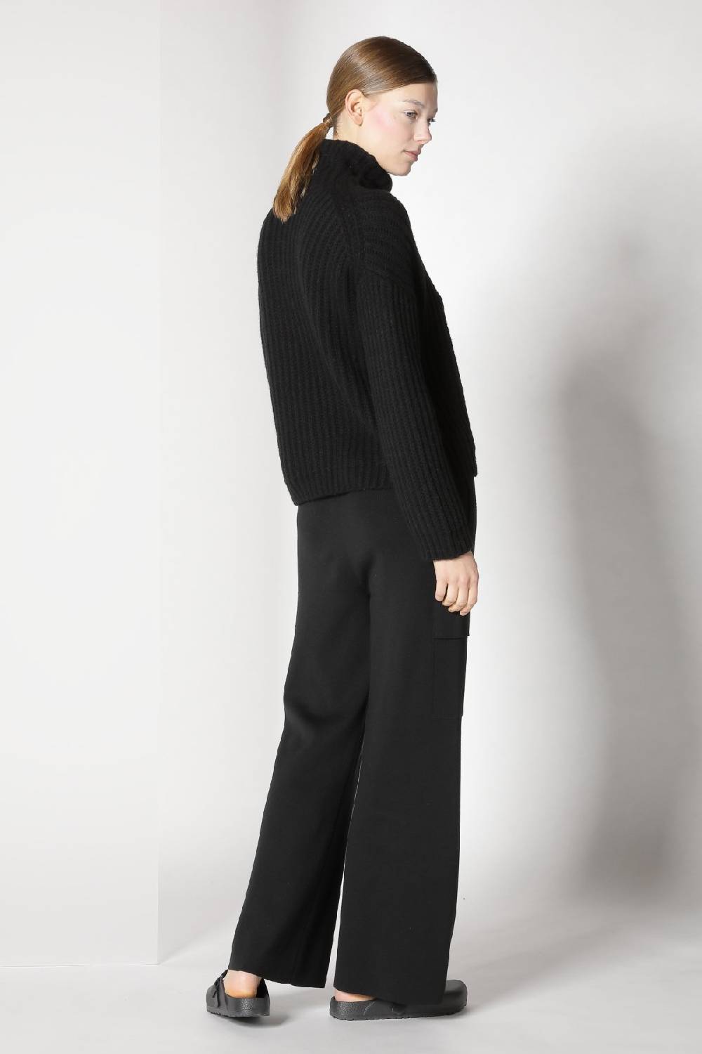 Sminfinity blurry ribbed turtleneck + cargo bellbottom pants Meist gekauft