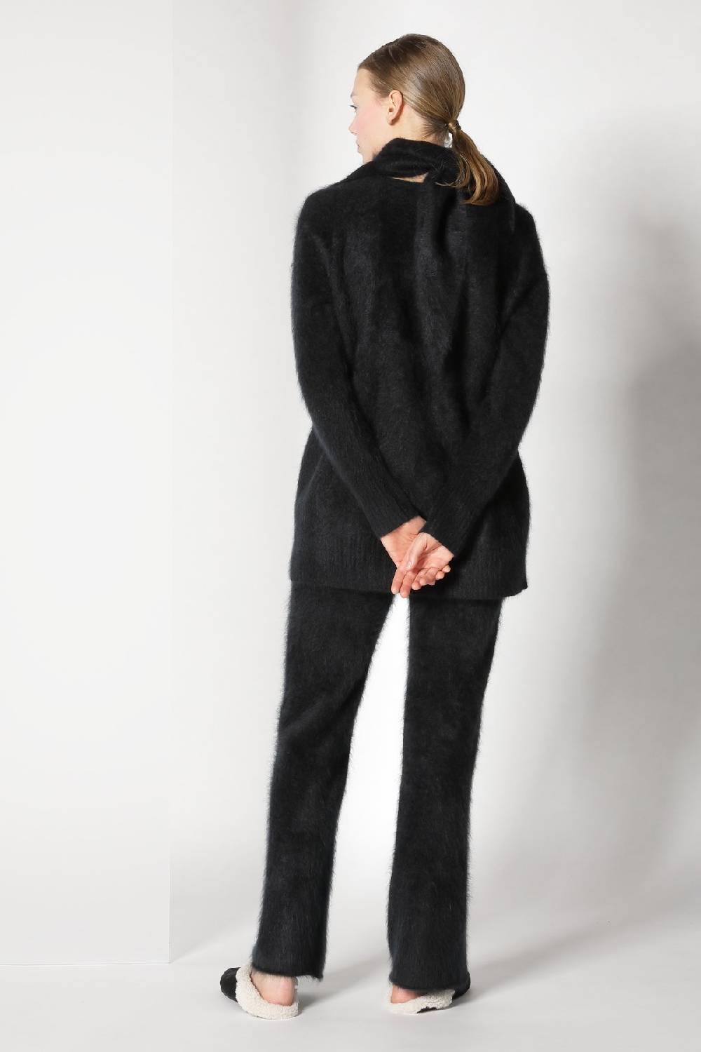Sminfinity furry small triangle + furry boyfriend jumper + furry pants Meist gekauft