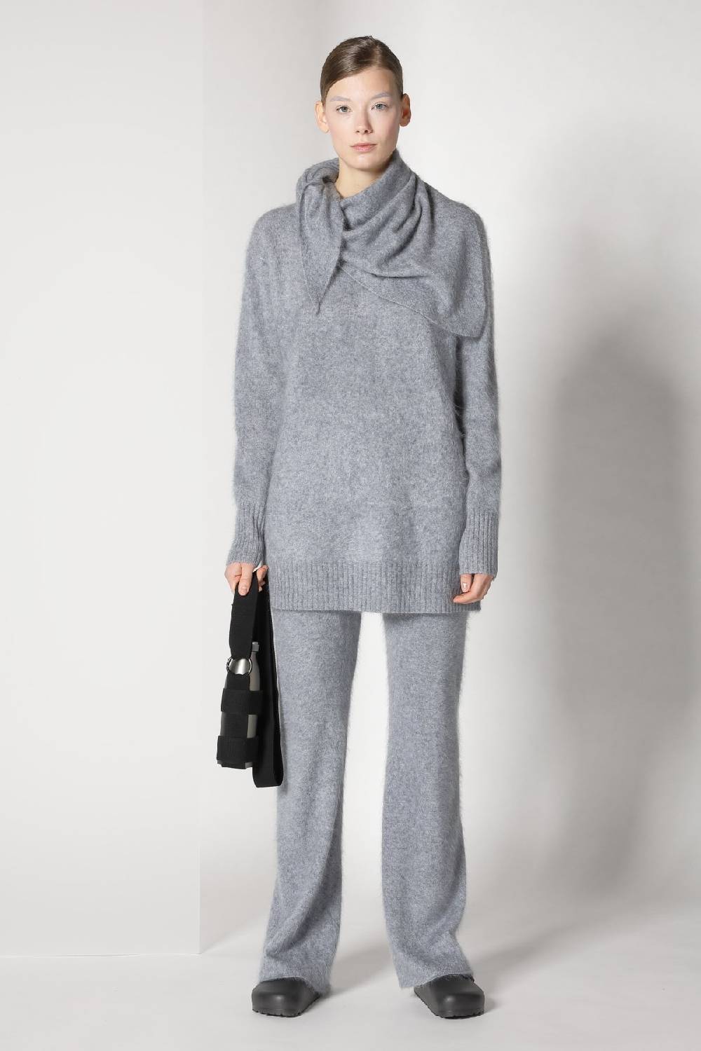 Sminfinity furry small triangle + furry boyfriend jumper + furry pants Meist gekauft