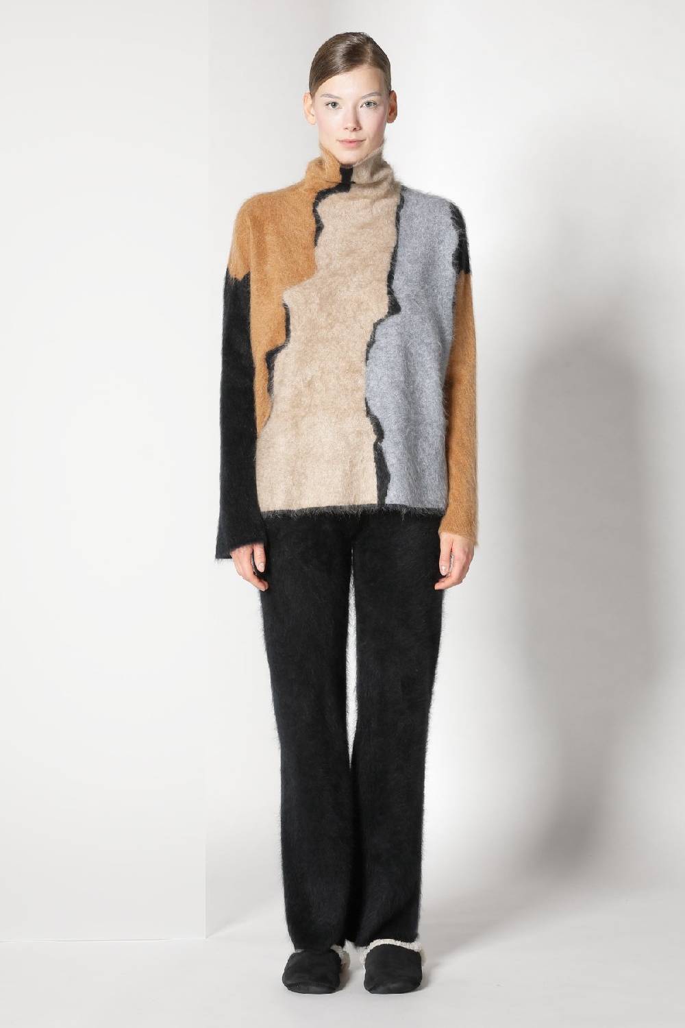 Sminfinity furry bark intarsia + furry pants
