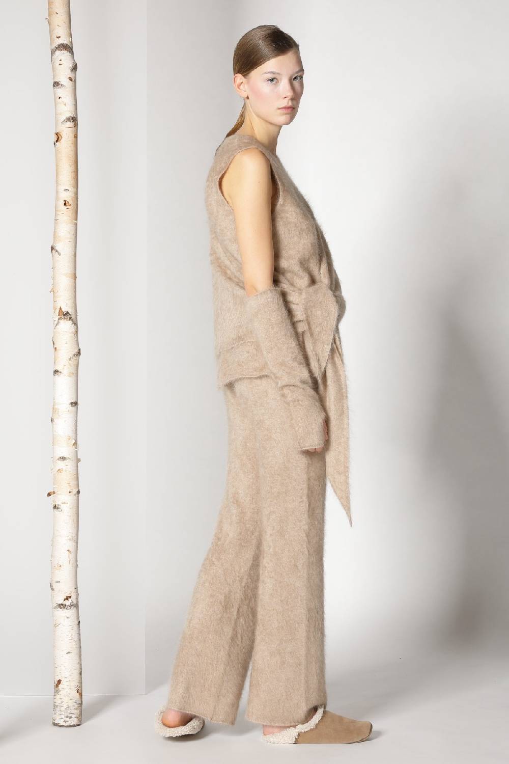 Sminfinity furry triangle scarf + furry A top + furry pants Online