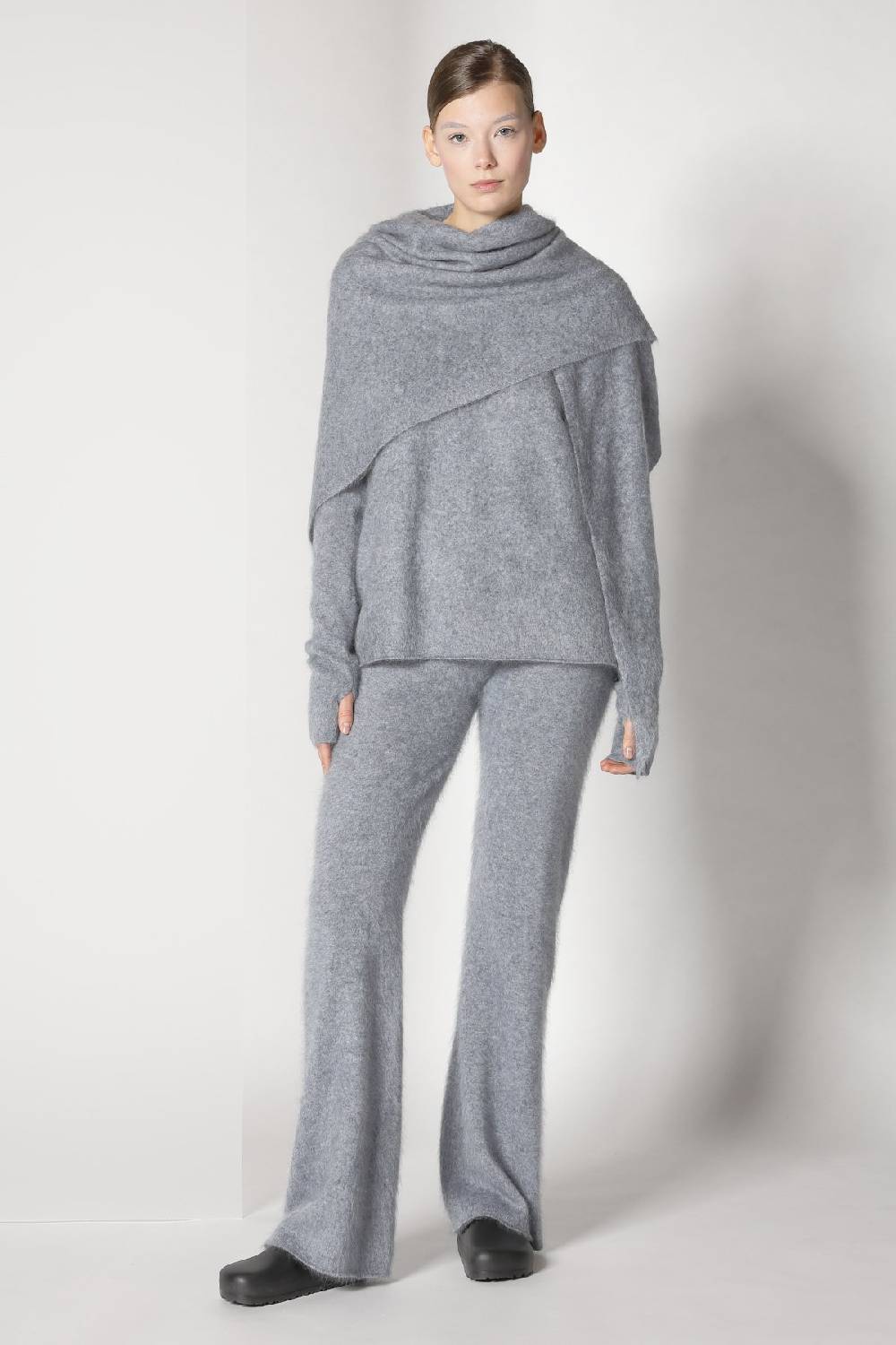 Sminfinity furry triangle scarf + furry A top + furry pants