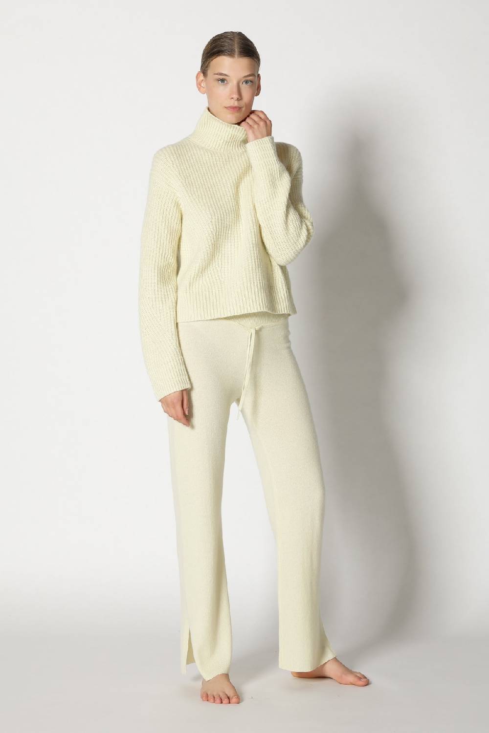 Sminfinity pure icon rib turtle + pure slitted pants Meist gekauft