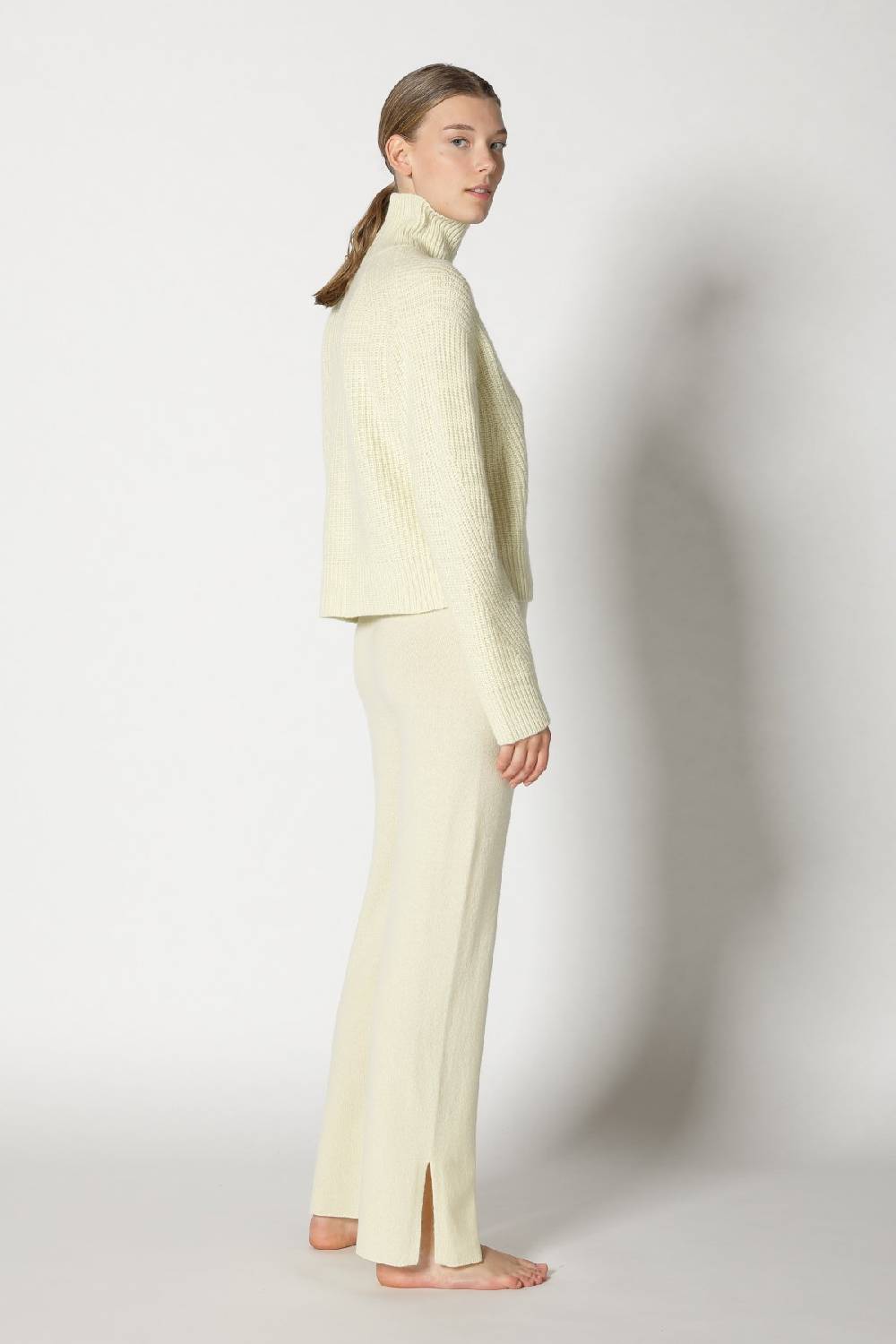 Sminfinity pure icon rib turtle + pure slitted pants Meist gekauft