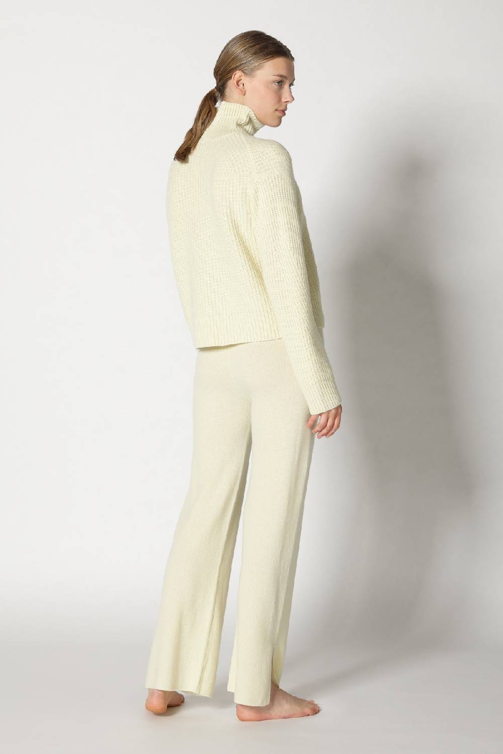 Sminfinity pure icon rib turtle + pure slitted pants Meist gekauft