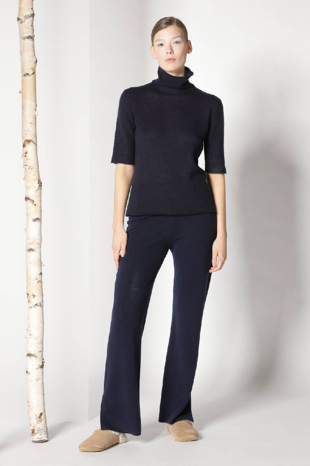Sminfinity fluffy 1 Ply turtleneck + pure slitted pants Verkauf