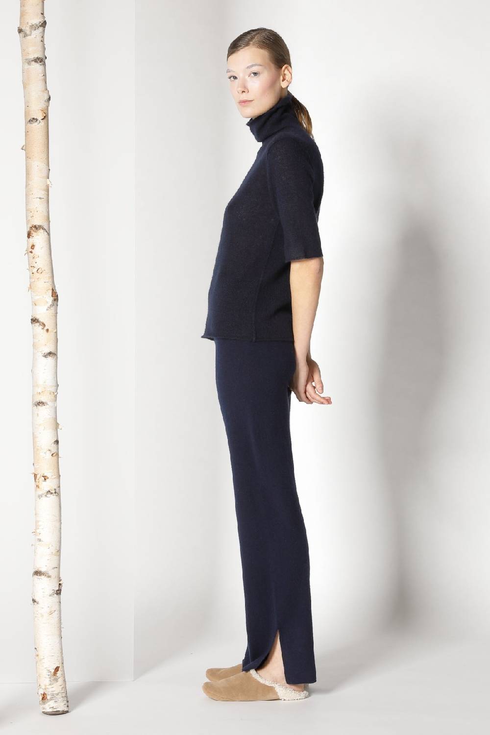 Sminfinity fluffy 1 Ply turtleneck + pure slitted pants Verkauf