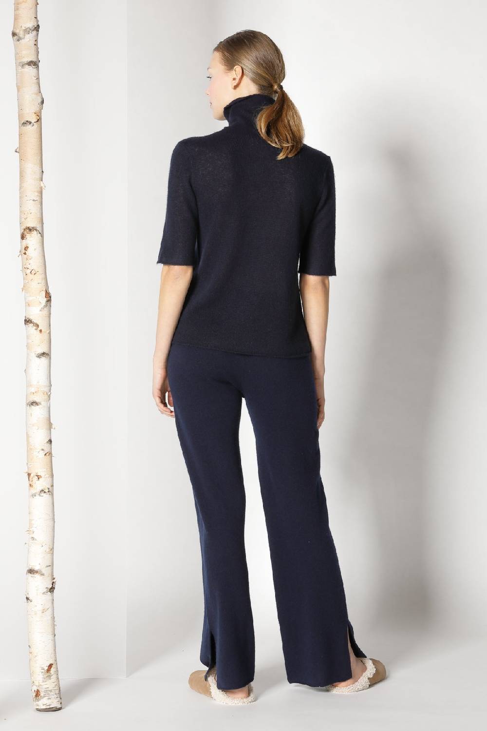 Sminfinity fluffy 1 Ply turtleneck + pure slitted pants Verkauf