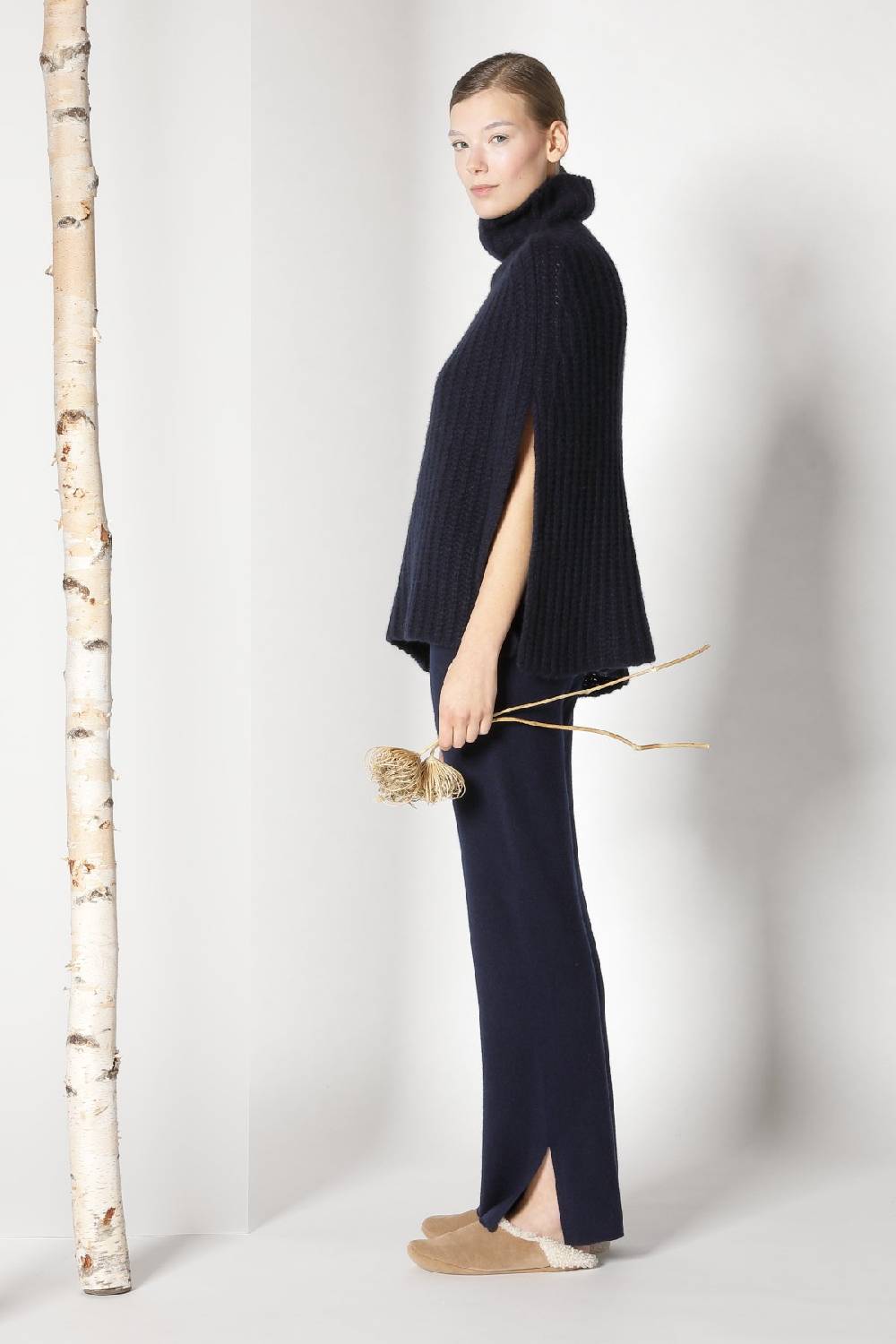 Sminfinity fluffy ribbed turtleneck cape + pure slitted pants Hotsell