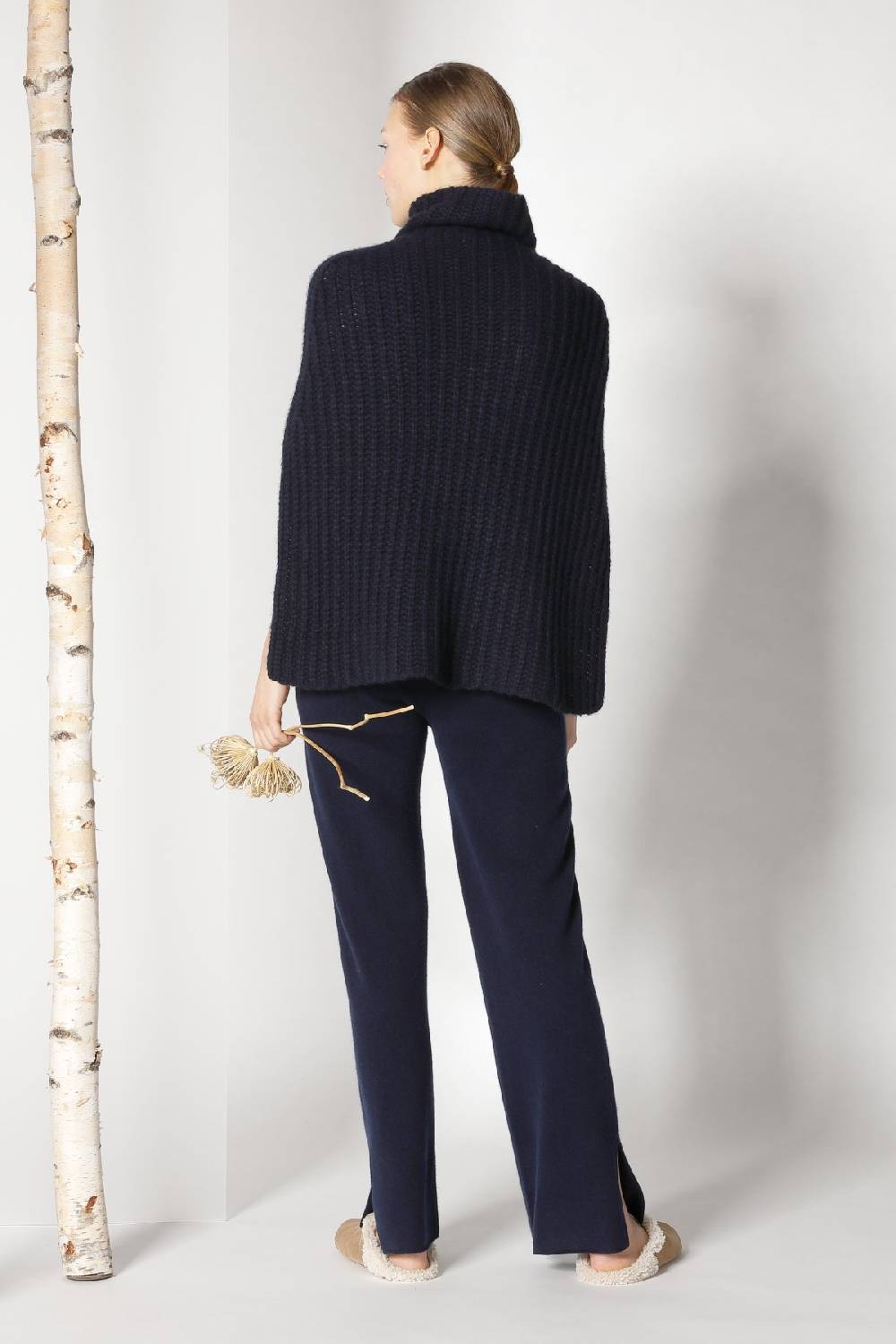 Sminfinity fluffy ribbed turtleneck cape + pure slitted pants Hotsell