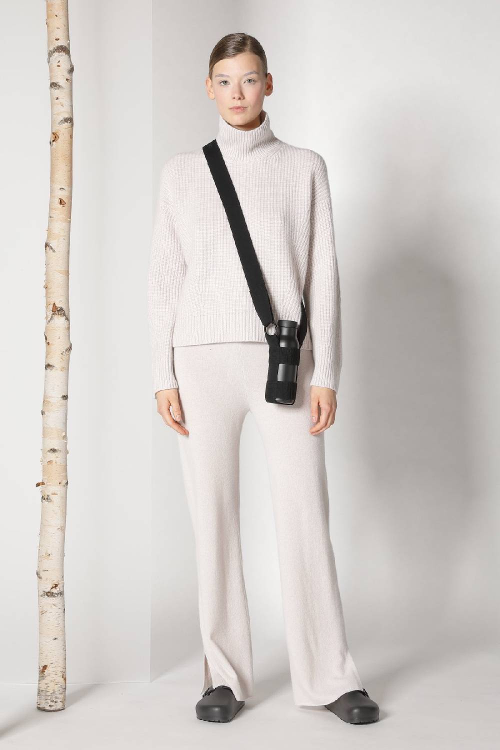 Sminfinity pure icon rib turtle + pure slitted pants Fabrikverkauf