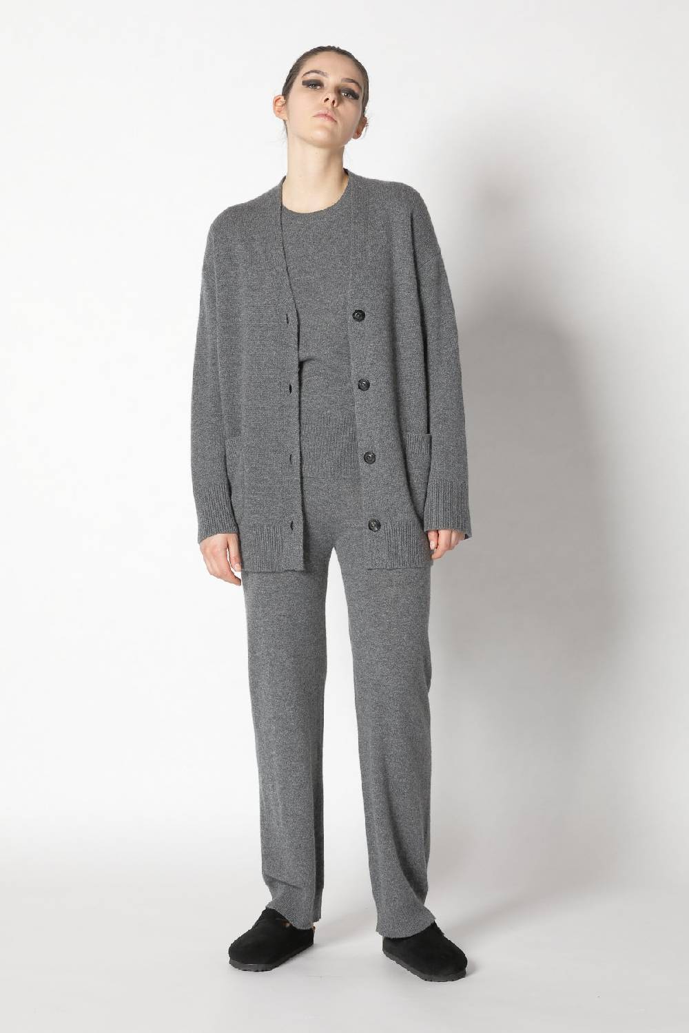 Sminfinity pure long cardy + infinite crew T + infinite palazzo pants