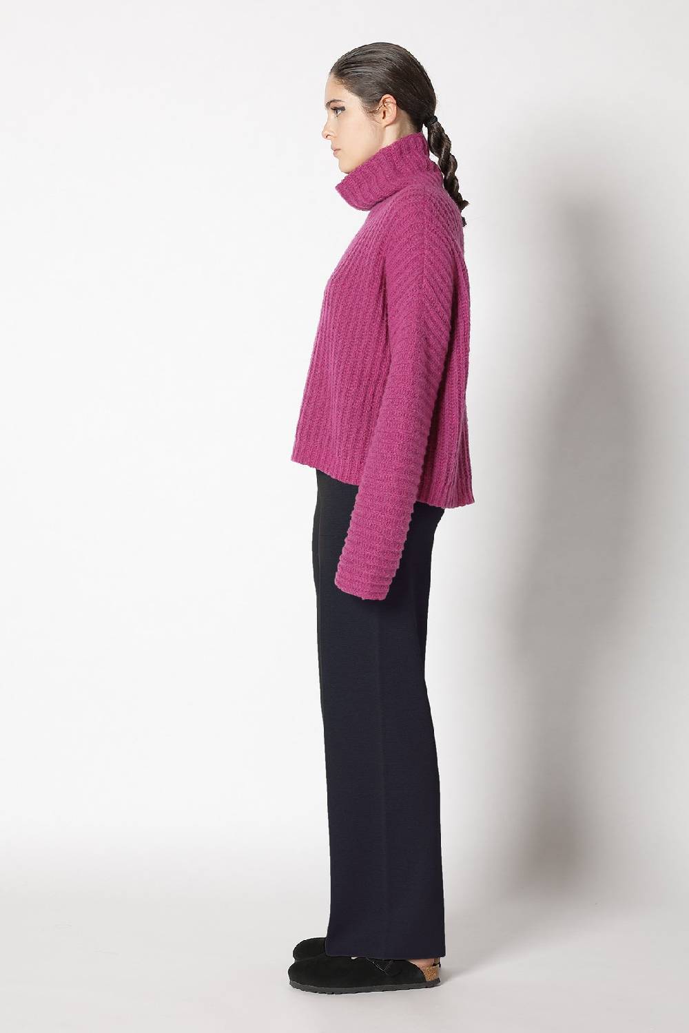 Sminfinity fluffy rib turtle + silky suit pants Meist gekauft