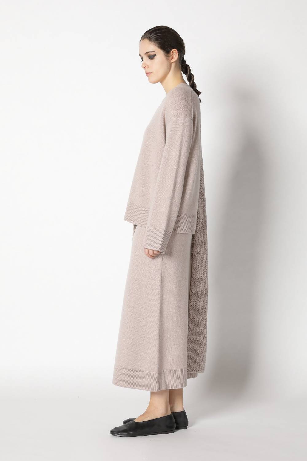 Sminfinity pure V neck + loosely 1x1 rib scarf + pure A skirt im Angebot