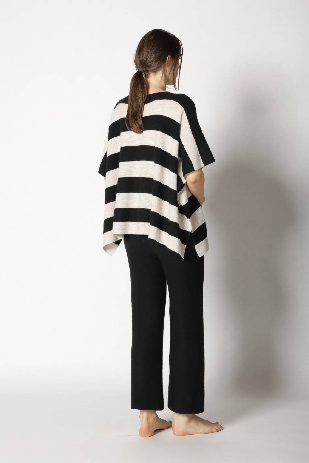 Sminfinity garter stripe cape top + garter cropped pants Fabrikverkauf