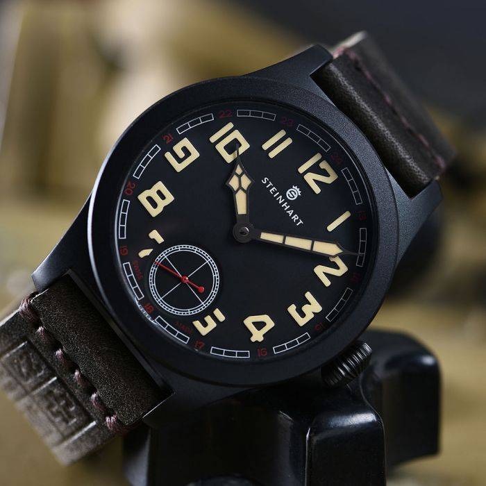 Steinhart MILITARY 42 handaufzug black Auslauf