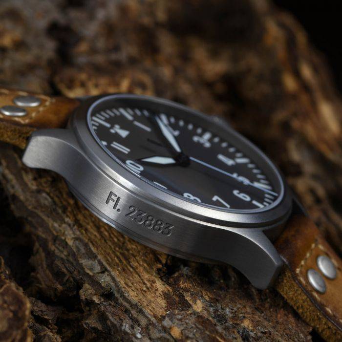 Steinhart Nav B-Uhr 47 Titan A-Muster Zentralsekunde Fabrikverkauf