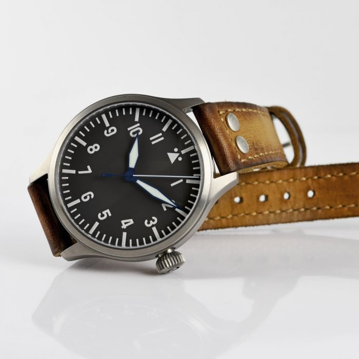 Steinhart Nav B-Uhr 44 Titan A Muster Zentralsekunde Blitzverkäufe