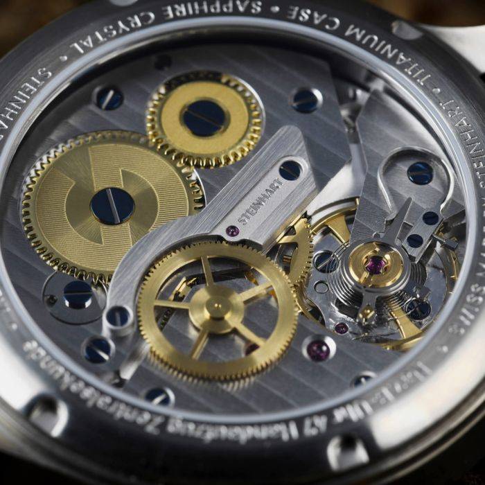 Steinhart Nav B-Uhr 44 Titan A Muster Zentralsekunde Blitzverkäufe
