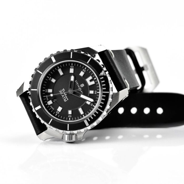 Steinhart Triton 30 ATM BLACK Taucheruhr im Angebot