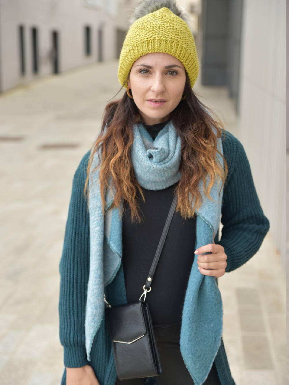 Stylebreaker Asymmetrischer Web Schal 3-Farbig im Angebot