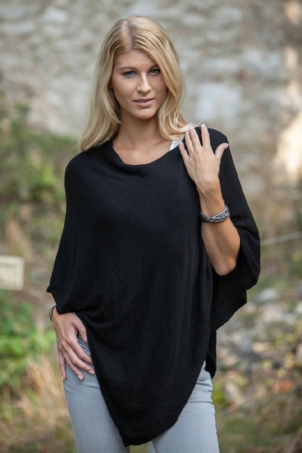 Stylebreaker Leichter Feinstrick Poncho Unifarben Auslauf