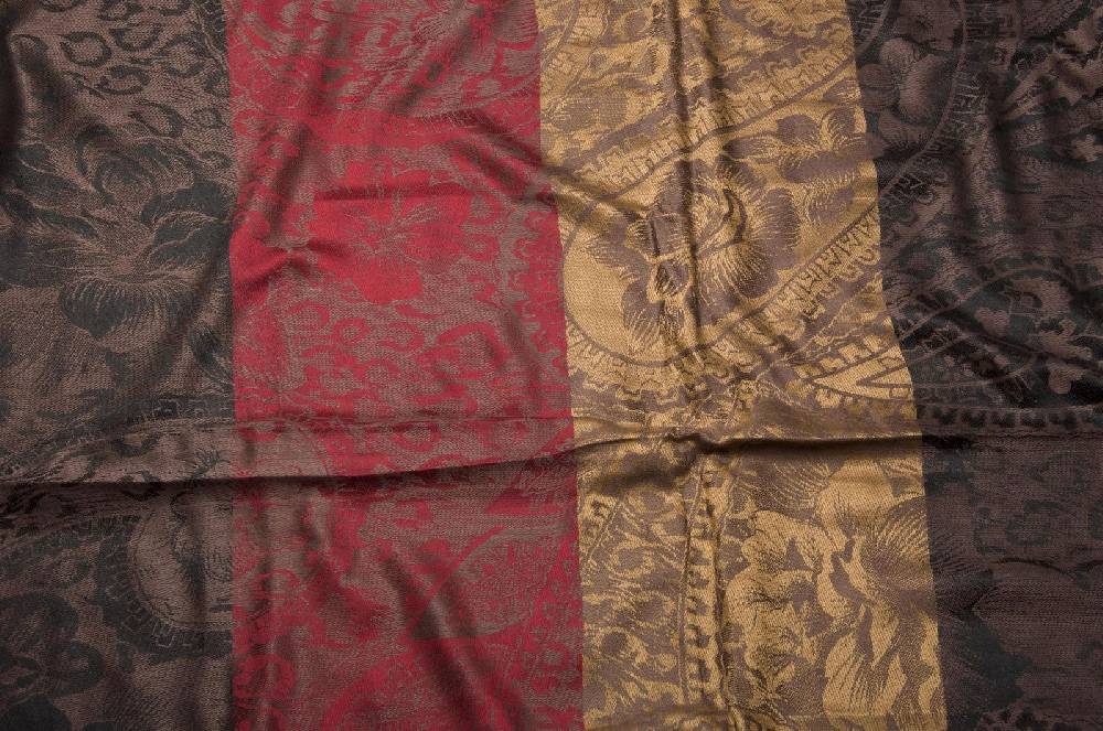 Stylebreaker Loop mit Hibiskus Blüten und Paisley Muster Fabrikverkauf