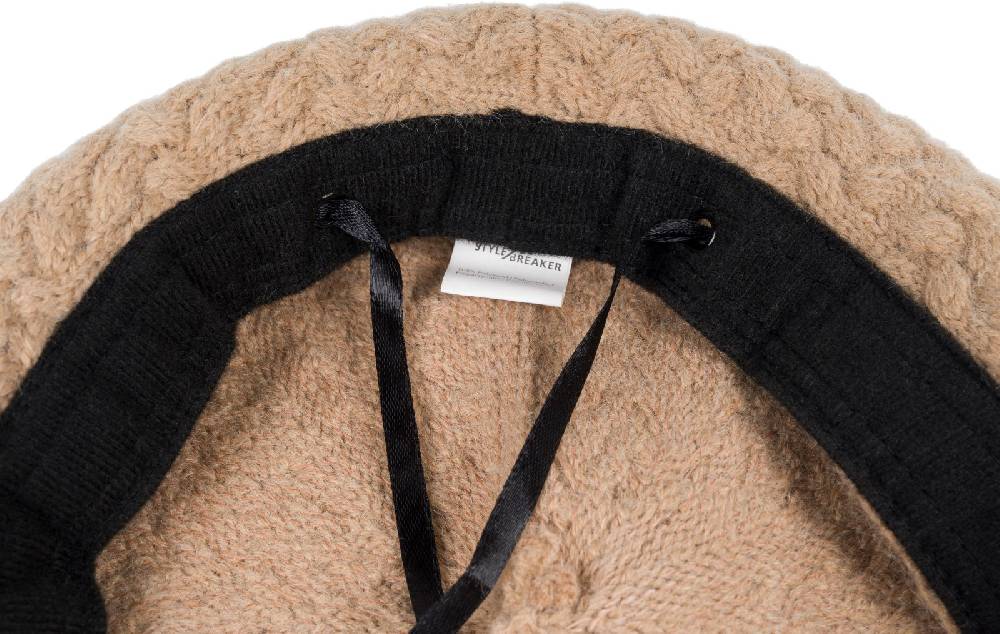 Stylebreaker Feinstrick Baskenmütze mit Flechtmuster Verkauf