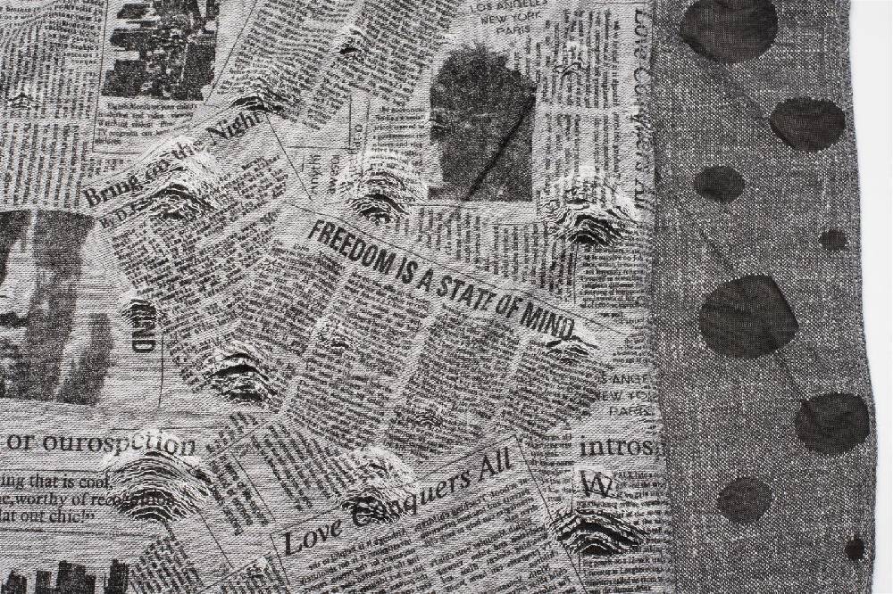 Stylebreaker Loop mit Newspaper Print Günstiger Verkauf