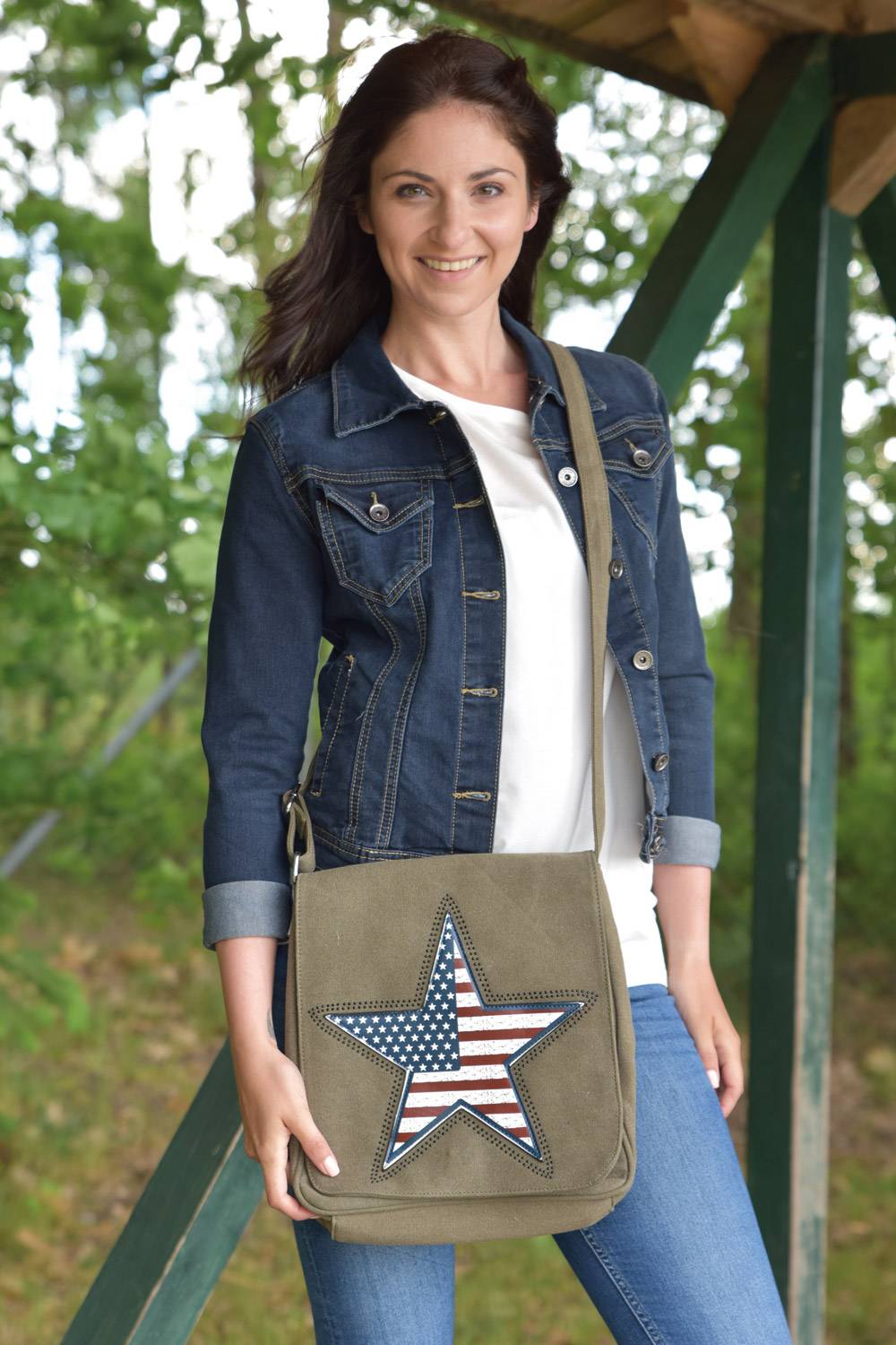 Stylebreaker Umhängetasche mit USA Stern Applikation Online