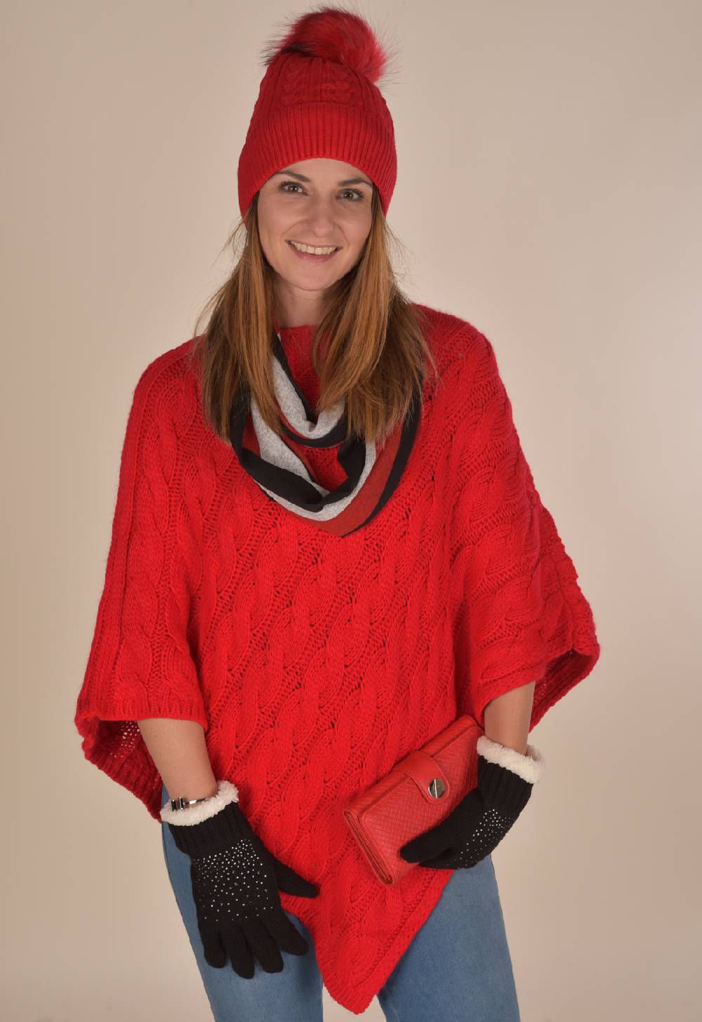 Stylebreaker Strick Poncho mit Zopfmuster Schlussverkauf