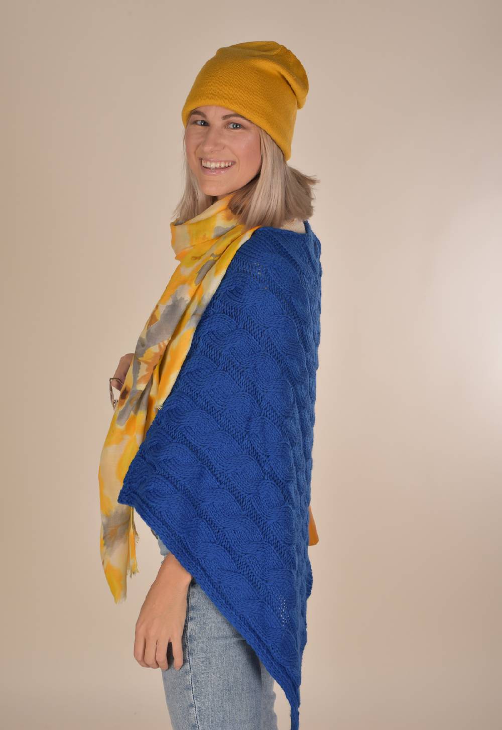 Stylebreaker Strick Poncho mit Zopfmuster Schlussverkauf