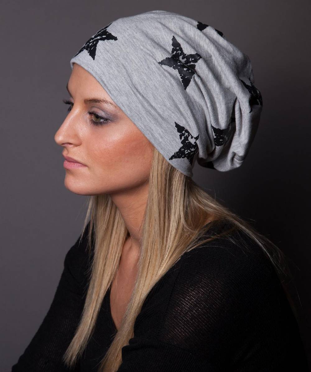 Stylebreaker Beanie mit Sterne Print im Destroyed Look im Angebot